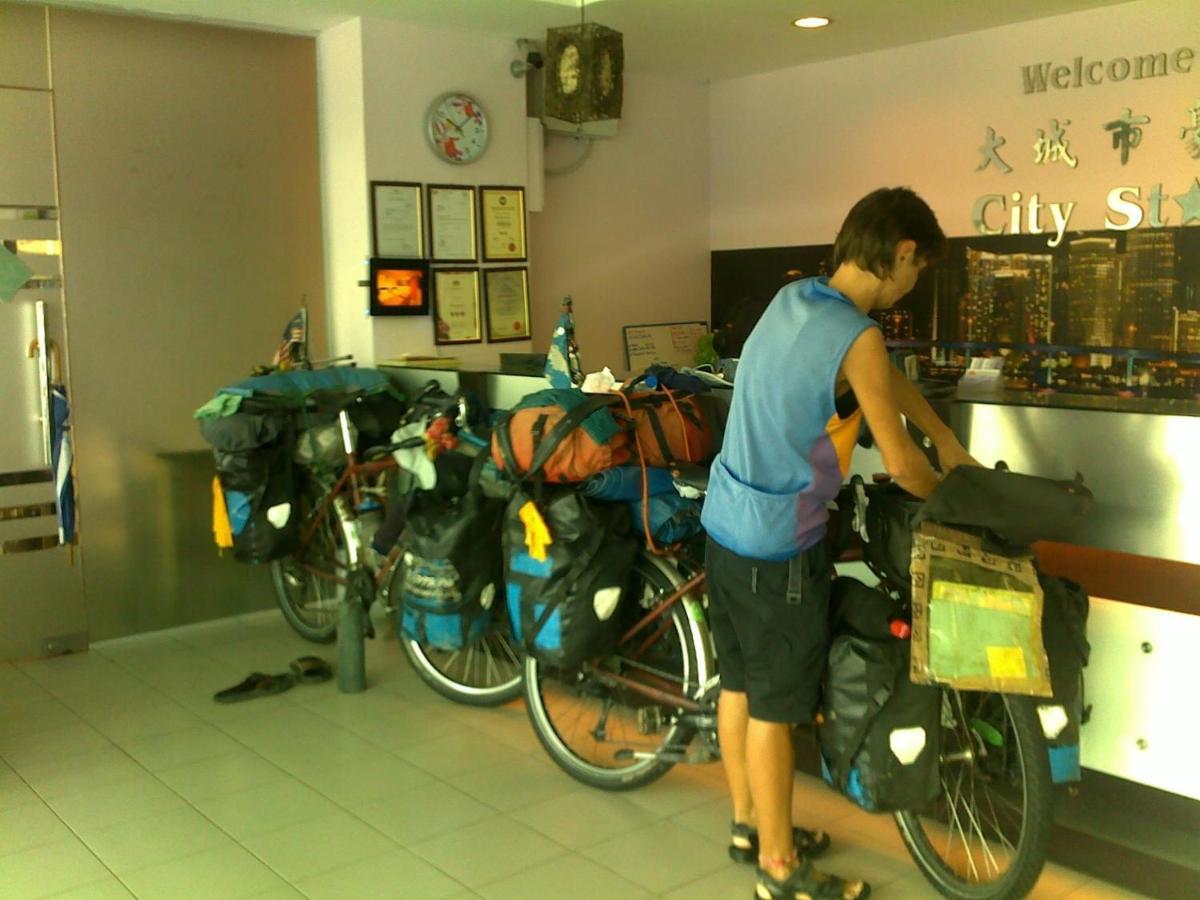 City Star Hotel Kulai Extérieur photo