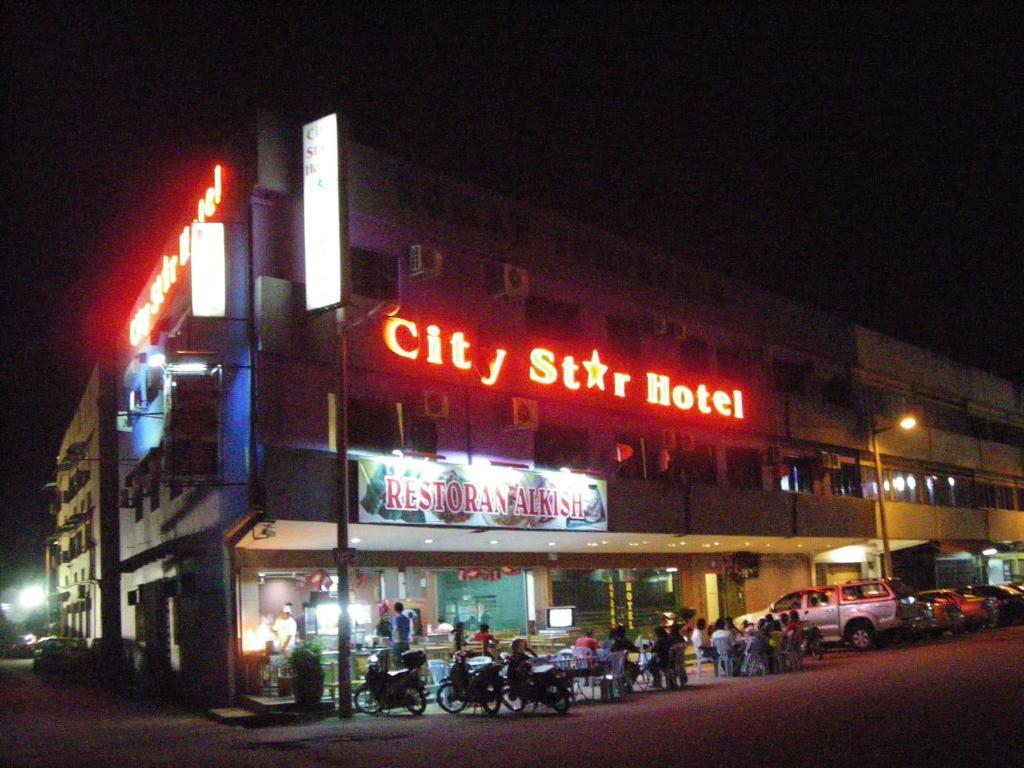 City Star Hotel Kulai Extérieur photo